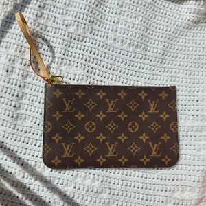 Louis Vuitton Neverfull Pochette